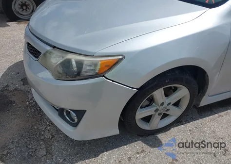 2014 Toyota Camry Se z USA, uszkodzony, nr VIN 4T1BF1FK0EU348477